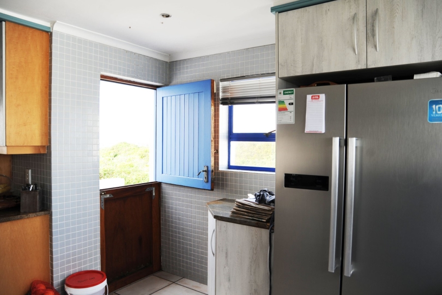 To Let 5 Bedroom Property for Rent in Paradise Beach Western Cape